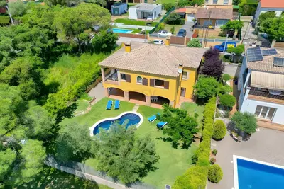 Image de Villa els ocells - Maison paisible avec piscine privée et beau jardin