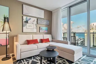 Image de 2br unit in Hollywood w Breathtaking View