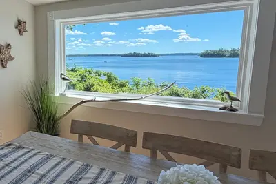 Image de Oceanfront home with private steps to the sea + kayaks