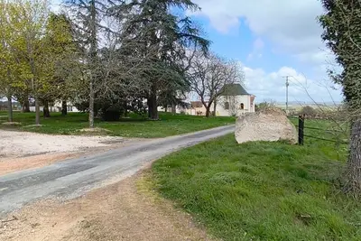 Image de Gîte « Domaine de Collonges » avec terrasse privée et jardin privatif