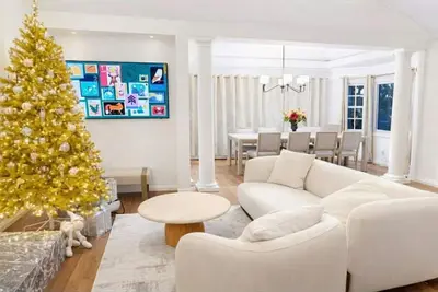 Image de Spacious 5-bedroom house in charming Fullerton