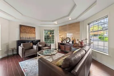 Image de Spacious 3br Family Home in Quiet Coquitlam