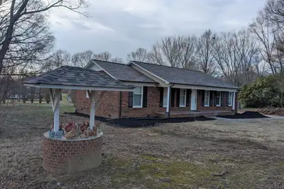 Image de Private 3br Retreat w/ Large Yard, Den & Enclosed Patio in Greensboro