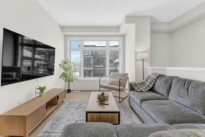 3br Getaway | Bunk Beds | 2. 5 Bath | Brantford