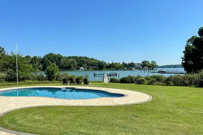 Image de Radars Landing at Snug Harbor