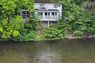 Image de Peaceful Creekside Home - Private Water Access