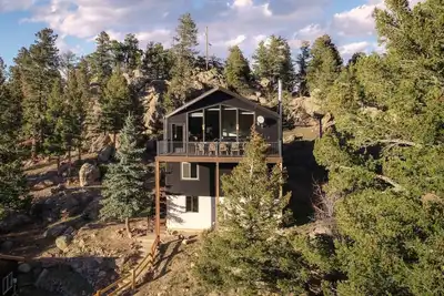 Image de Red Rocks Gather - Hot tub, sauna, cinema & views