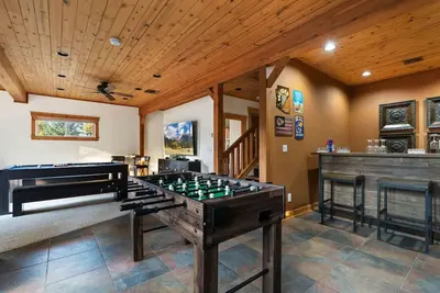 Image de *Fenced Yard*Game room*Firepit* Near Forest Edge*