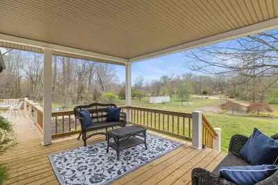 Image de Amish Area+Hot Tub+Creek+2 Kings+10 acres+Pets