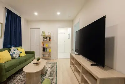 Savin Hill Gem - 4br-2ba - Walk to T + Parking