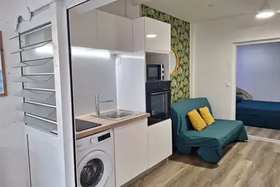 Image de Joli appartement avec citerne et terrasse, residence avec piscines! ideal couple
