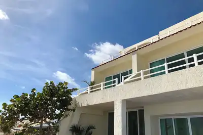 Eight Bedroom Beachfront Villa - Heated Pool & Beach Access