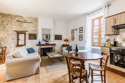 Image de Cottage « Luxury Lodge pour 2 personnes » avec piscine partagée, Wi-Fi et climatisation