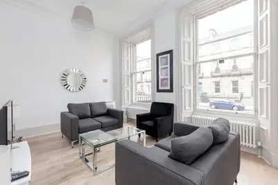 6 On Chester: Tummel Apartment