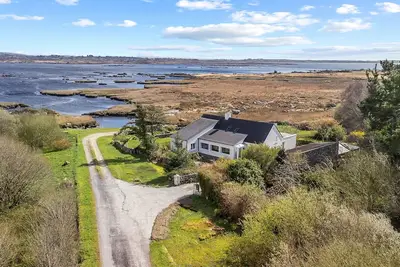 Image de Bun Inbhir cottage with views