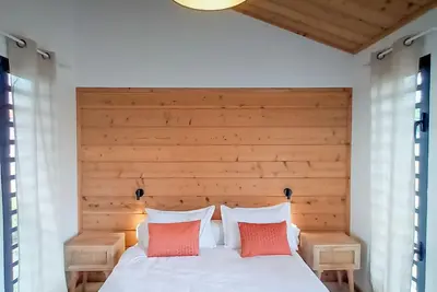 Image de Gîte de Charme avec Vue Mer et Jacuzzi à Saint-Paul