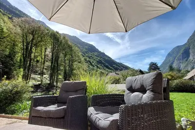 Image de Maison au cœurs des montagnes · Vue massifs · Vélo, Rando, Ski en Oisans