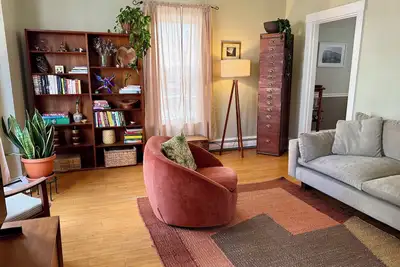 Image de Charming Portland Area Home - Pet Friendly, Fenced Yard, Ev + Parking