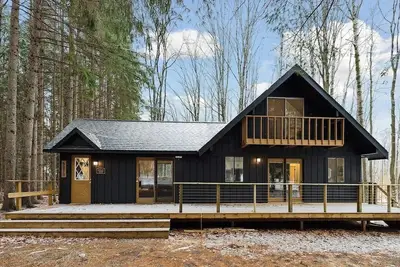 Image de SchussHaven – Cozy Pines Retreat at Schuss Mountain