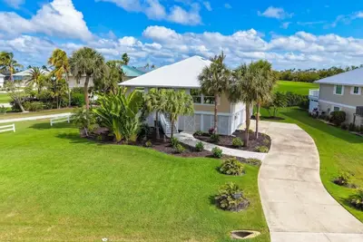 Image de Seaside Links: Beautiful Home in The Dunes Overlooking the Golf Course