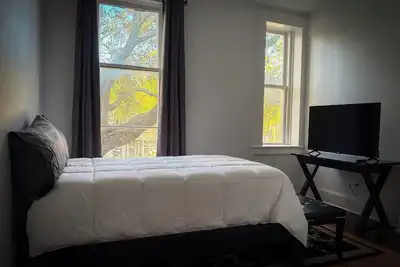 Image de Walk to river street/enmarket arena…