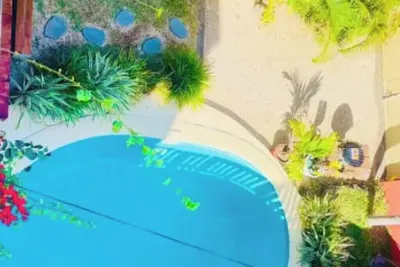 Image de Charming House with Pool, 5 Min to the Beach