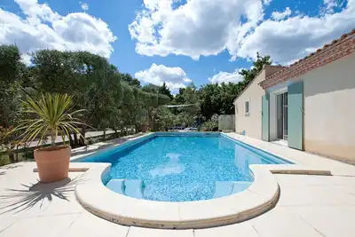 Image de Gîte 'Le Clos Olives en Provence' avec vue montagne, Wi-Fi et climatisation
