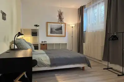 Image de Chic city apartment near the Rhine - for singles or couples