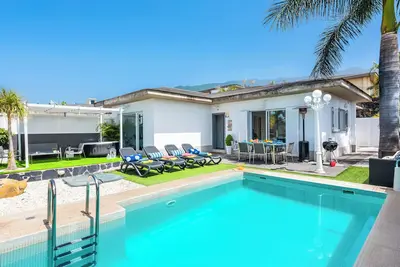 Image de Luxury Home Private Heated Swimming Pool Bbq Teide Views