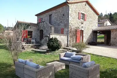 Image de Maison de caractère, au calme, proche du centre du village