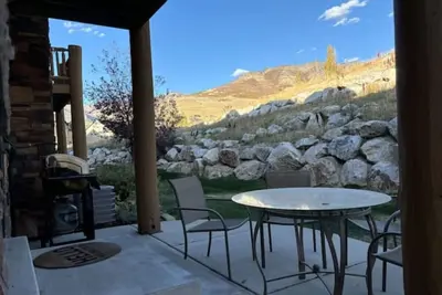 Image de Ski Condo with Views, Pool and Shuttle Access