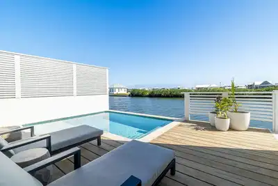 Image de Lewie Land & Mistico Beach Club + Boat Shuttle