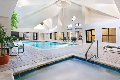 Image de Ada Suite in Ballantyne | Free Breakfast + Pool