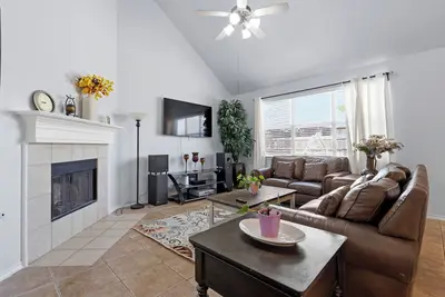 Spacious Mansfield Masterpiece - 4 Bedrooms