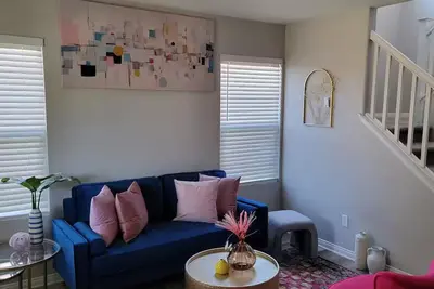 Image de Luxe Exec 6br Retreat: Fast Wi-fi & New Reno