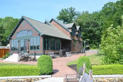 Image de Escape to Birch Haven on Lake Winnipesaukee