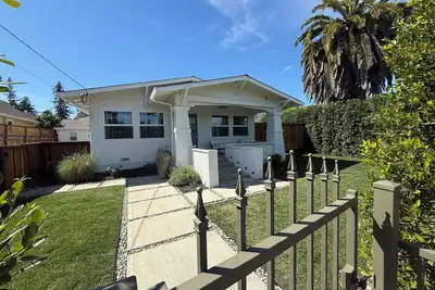 Charming Downtown Napa Bungalow