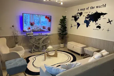 Image de 3bedroom-Free Parking LakeView-Sunset-Balcony-Central - 24hr Security Patrol