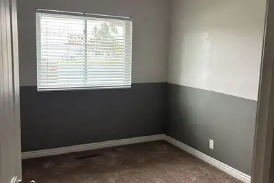 Image de Lovely home with three bedrooms, which I will be sharing one bedroom one bath