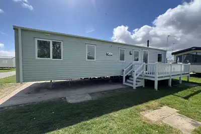 Image de 10 berth caravan with side decking at Broadland Sands ref 20223bs