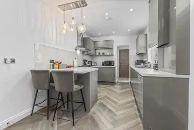 Image de Mins From Manc Stunning Family Home Sleeps 10 - Pass the Keys