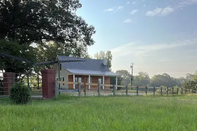 Image de Tranquil 3-bedroom farmhouse 10 minutes from Oxford.