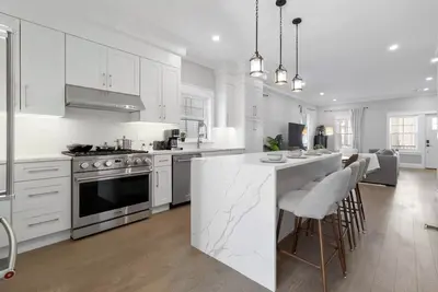 Image de Brand New Lux-2 Level Living•Harvard•Mit•Subway•Cambridge• 2 Parkings +Garage