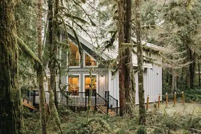 Image de Glacier Springs Cabin #27 - Hot Tub - Wi-Fi - Pets Ok