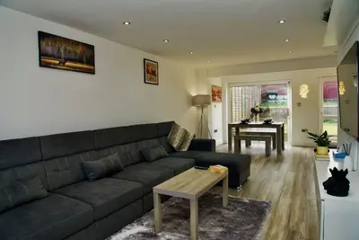 Image de Spacious House Near Rochester Sleeps 10