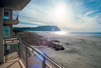 Image de Spacious 3-bedroom condo in beautiful Seaside right on the beach