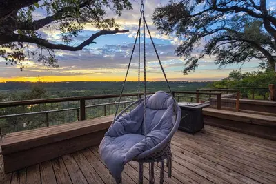 Image de The Hideaway at Stillhouse Hollow: A Cozy 3/3-Something for Everyone, Belton, Tx