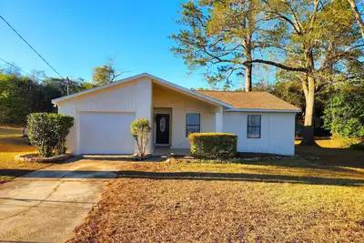Image de Hidden Glen 3/2 House West Dothan near Park