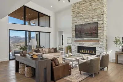 Image de Grand Mountain Estate near Park City with Sport Court and Theater