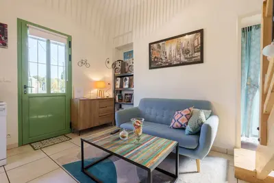 Image de Les Oliviers de Gourgeon - climatisé et avec piscine